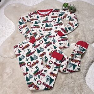 PJ PLACE Christmas Pajama Set Size 12 Unisex Wreaths Trucks Res Green Cotton